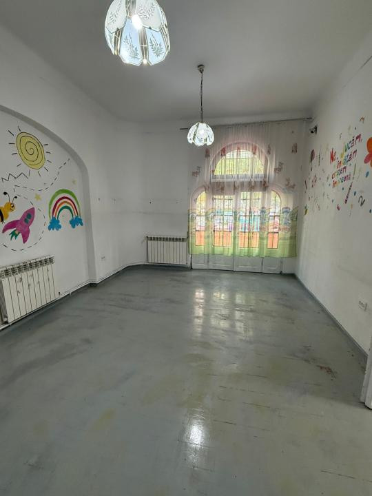 Vilă Interbelică 325 mp | Teren 800 mp | Ideală Grădiniță, Birouri, Clinică