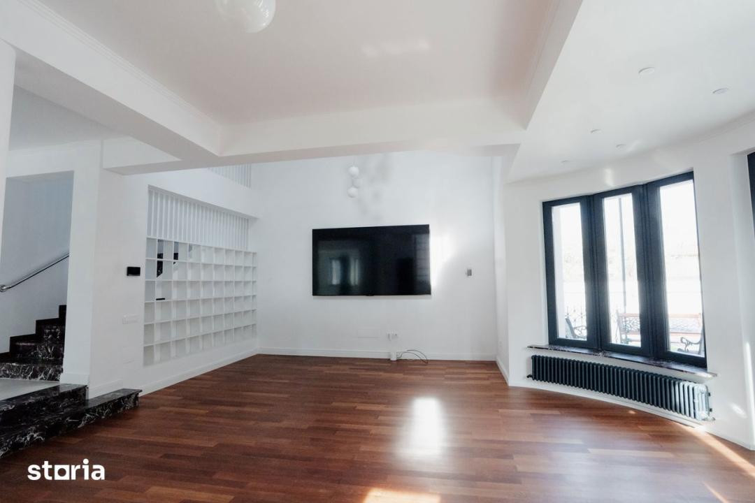 Vilă individuală 7 camere | Pipera | Teren 1.000 mp | Garaj dublu