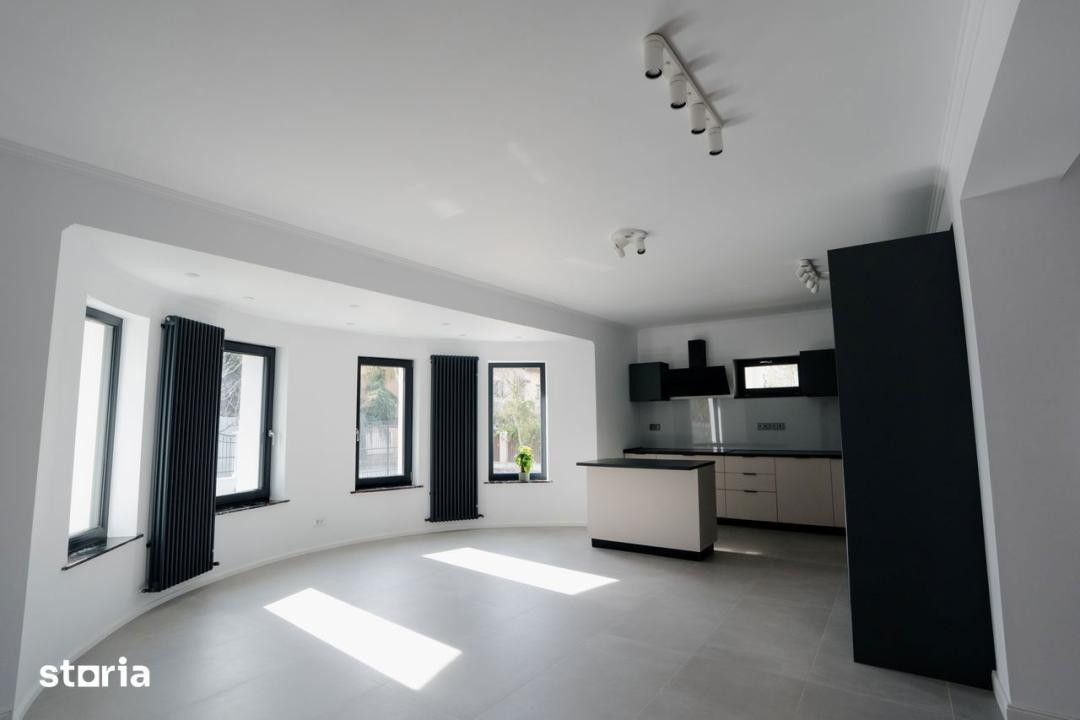 Vilă individuală 7 camere | Pipera | Teren 1.000 mp | Garaj dublu