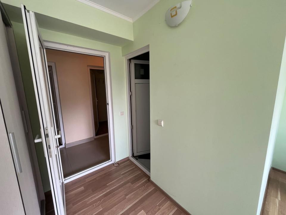 Clădire spațioasă potrivită desfășurării unei afaceri
