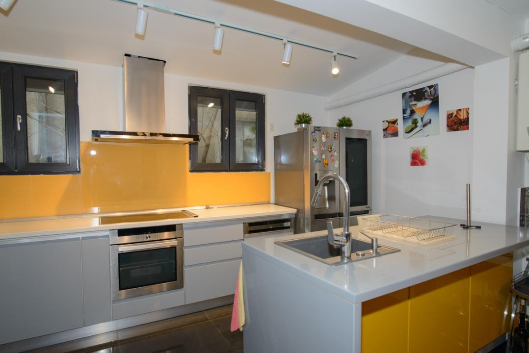 Apartament decomandat de inchiriat cu 2 camere in P-ta Alba Iulia 