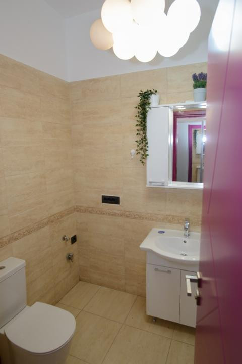 Apartament decomandat de inchiriat cu 2 camere in P-ta Alba Iulia 