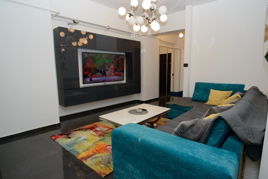 Apartament decomandat de inchiriat cu 2 camere in P-ta Alba Iulia 