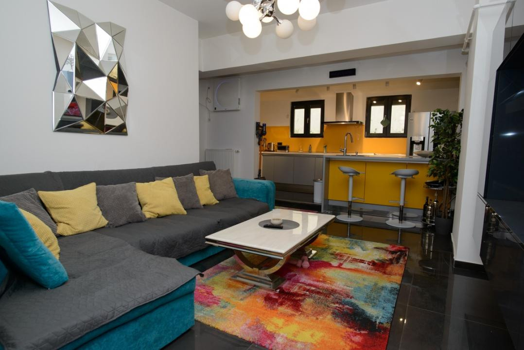 Apartament decomandat de inchiriat cu 2 camere in P-ta Alba Iulia 