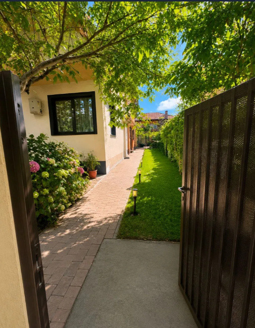 Inchiriere apartamet 2 camere - zona 1 mai - Domenii