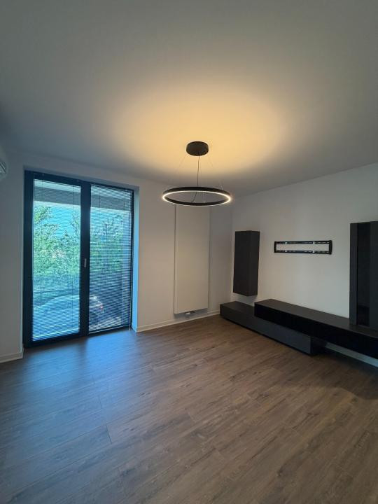 Spațiu Birou | Parter + Mezanin | 2 Intrări | 2 Parcări Subterane | Cloud9