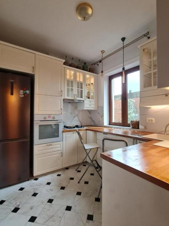 Apartament de inchiriat, 2 camere - Parcul Carol - Casa Interbelica