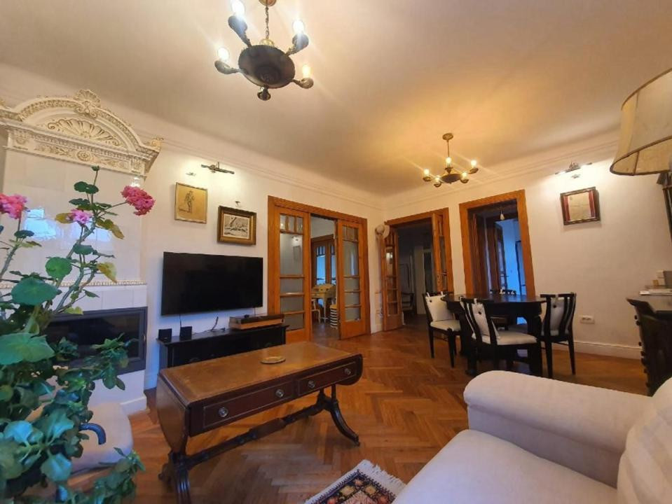 Apartament de inchiriat, 2 camere - Parcul Carol - Casa Interbelica