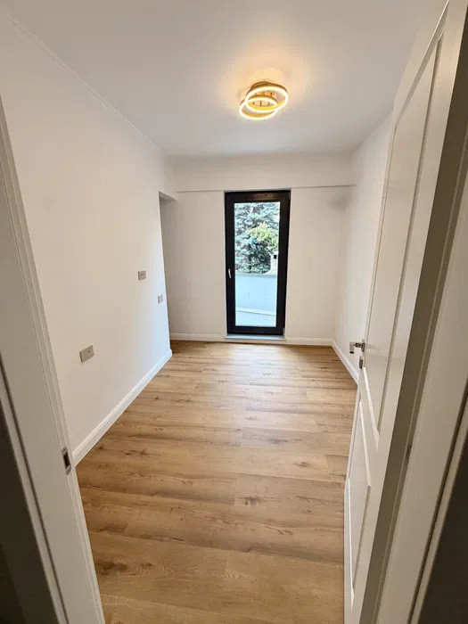 Apartament premium cu 3 camere de închiriat, zona Casa Poporului