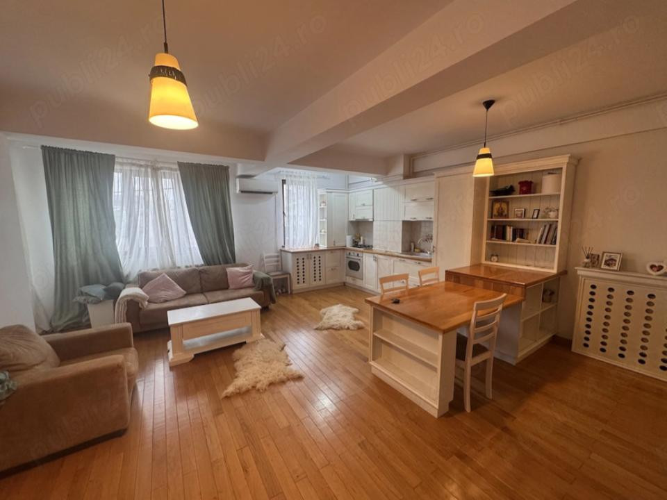 Apartament 2 camere cu loc de parcare, zona 1 Mai