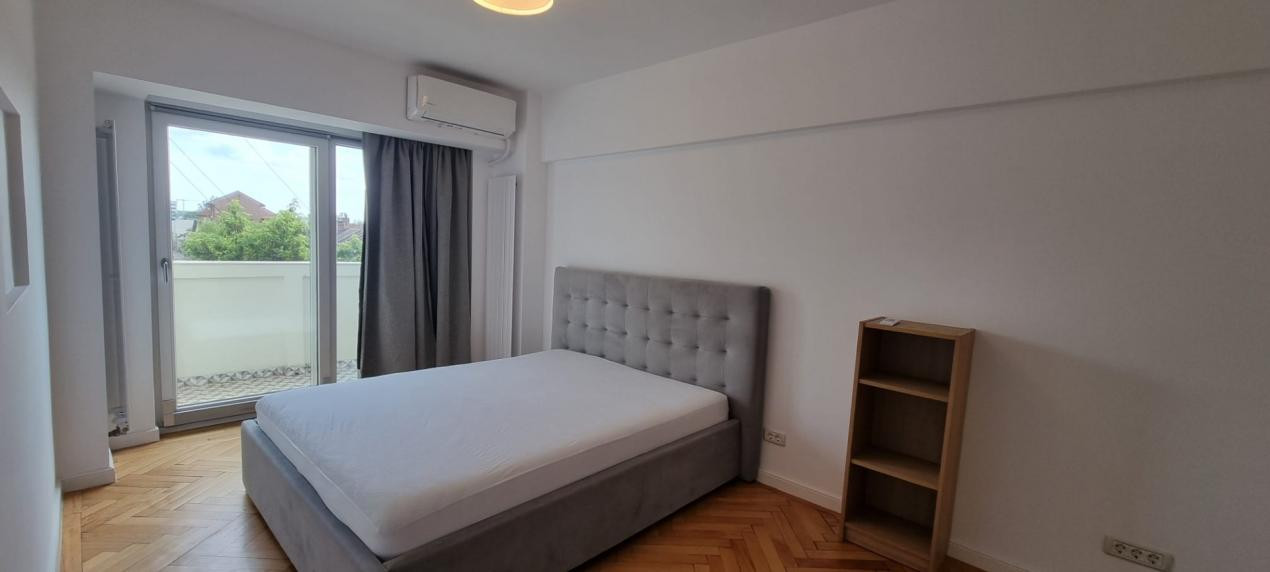 apartament de inchiriat cu 2 camere  in zona Unirii 
