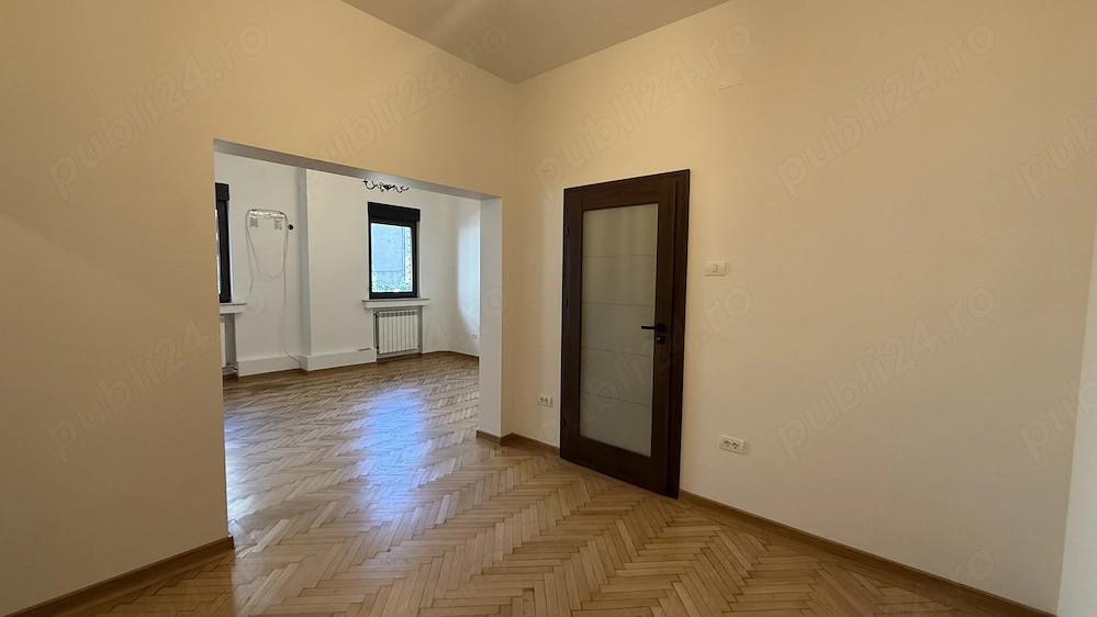 Apartament de inchiriat cu 3 camere  Batistei - spatiu comercial, birouri 