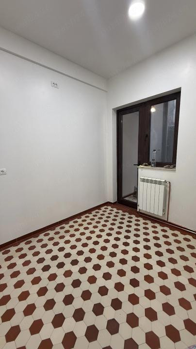 Apartament de inchiriat cu 3 camere  Batistei - spatiu comercial, birouri 