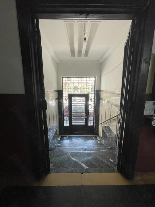 Apartament de inchiriat cu 3 camere  Batistei - spatiu comercial, birouri 