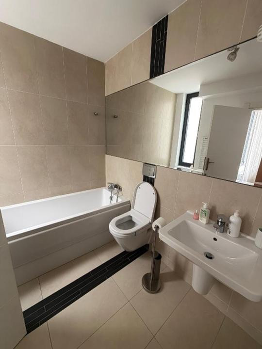 Apartament de inchiriat cu 2 camere ultracentral (P-ta Victoriei) 