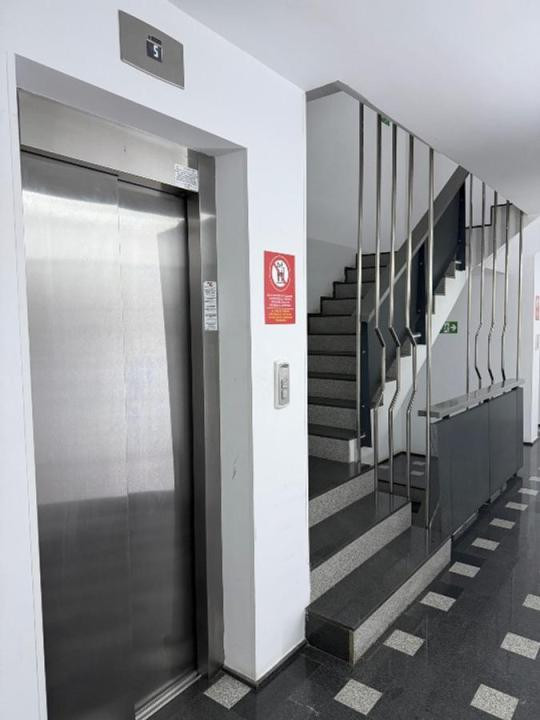 Apartament de inchiriat cu 2 camere ultracentral (P-ta Victoriei) 