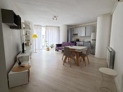 Apartament de inchiriat cu 2 camere ultracentral (P-ta Victoriei) 