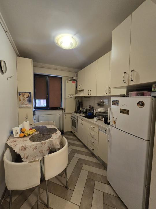 Apartament cu 3 camere si loc de parcare