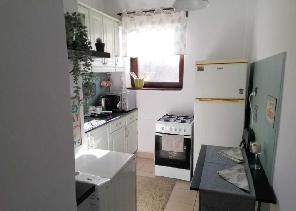 Apartament 2 camere 46 mp, renovat, mobilat complet, etaj 3/3, zona Floreasca