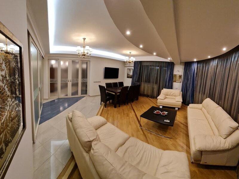 Apartament de inchiriat cu 5 camere in Cartierul Francez 