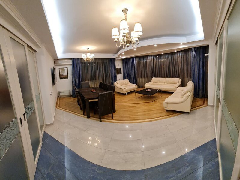 Apartament de inchiriat cu 5 camere in Cartierul Francez 