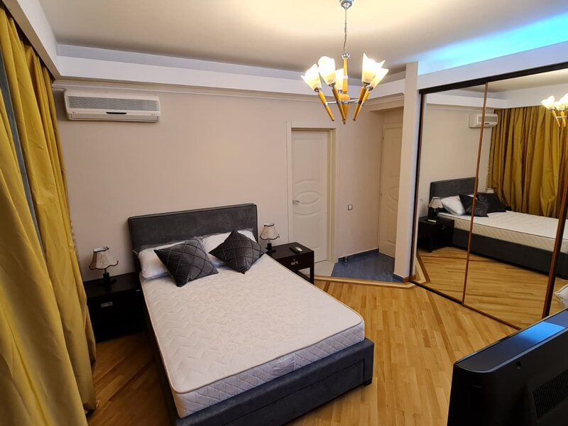 Apartament de inchiriat cu 5 camere in Cartierul Francez 