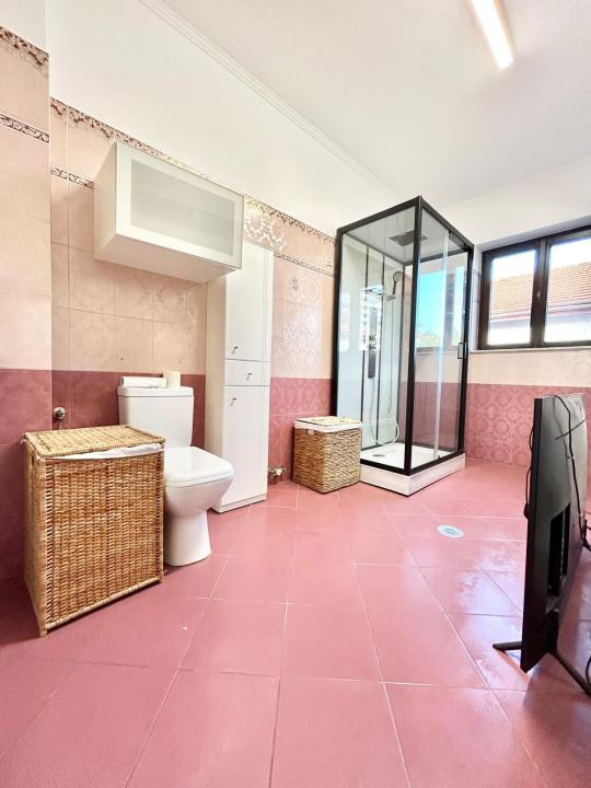 Apartament de inchiriat cu 5 camere in Cartierul Francez 