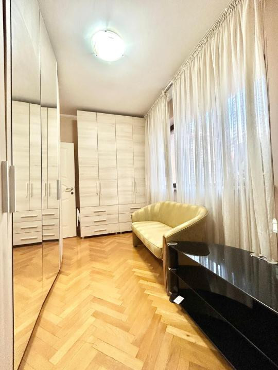 Apartament de inchiriat cu 5 camere in Cartierul Francez 