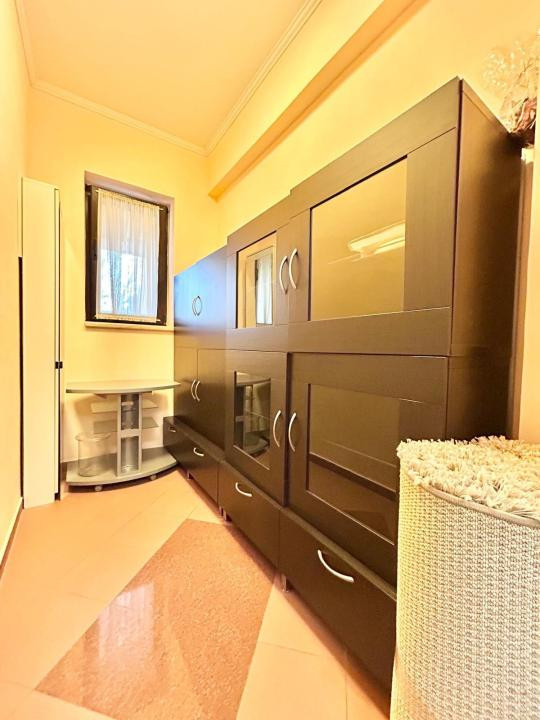 Apartament de inchiriat cu 5 camere in Cartierul Francez 