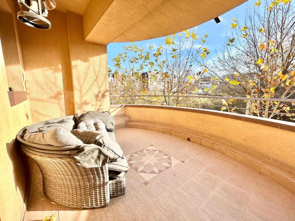 Apartament de inchiriat cu 5 camere in Cartierul Francez 