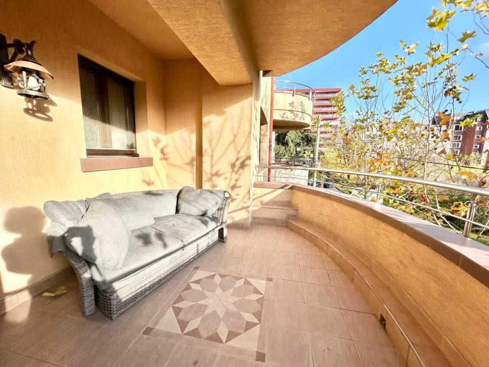 Apartament de inchiriat cu 5 camere in Cartierul Francez 