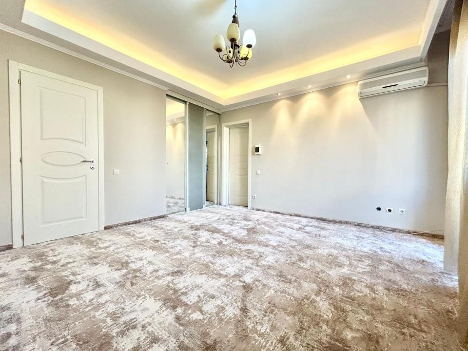 Apartament de inchiriat cu 5 camere in Cartierul Francez 
