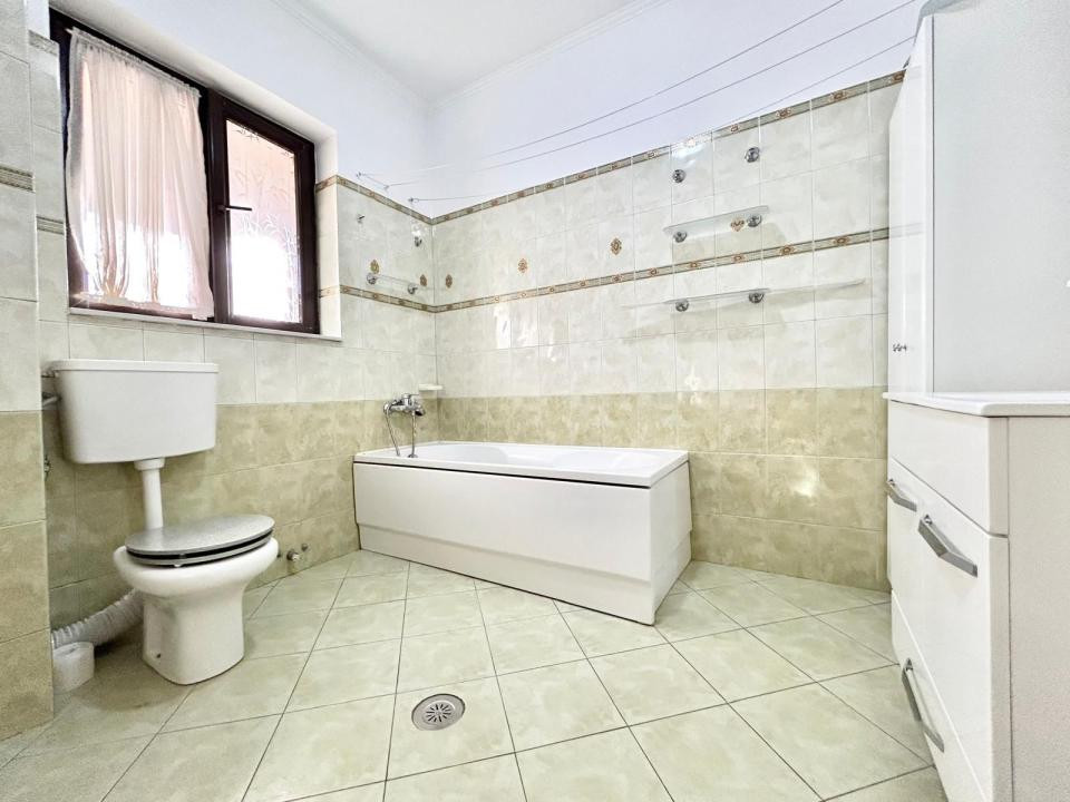 Apartament de inchiriat cu 5 camere in Cartierul Francez 