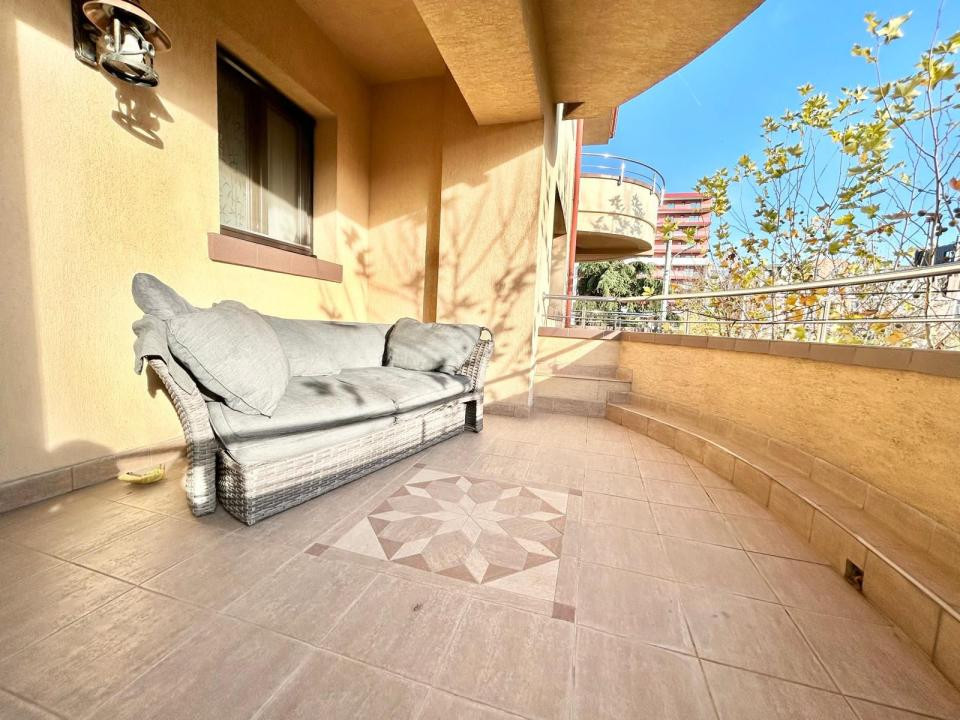Apartament de inchiriat cu 5 camere in Cartierul Francez 