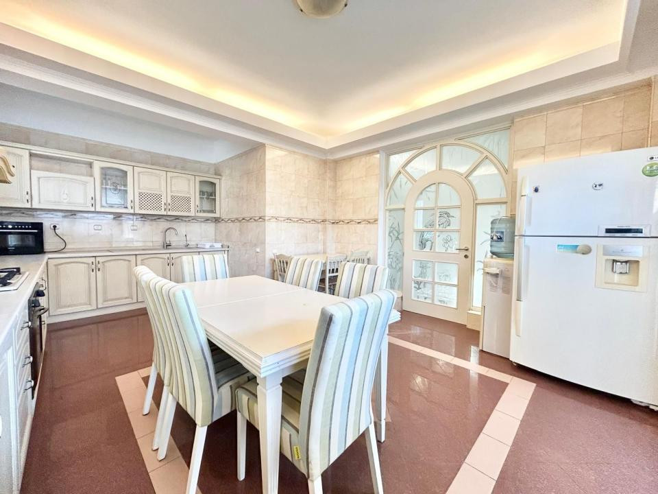 Apartament de inchiriat cu 5 camere in Cartierul Francez 