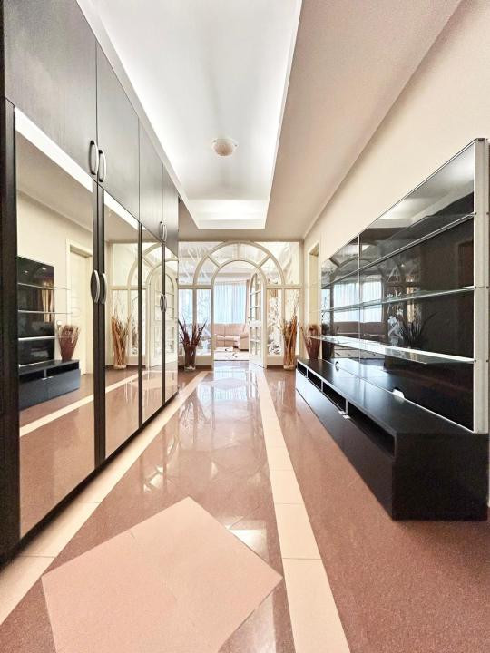 Apartament de inchiriat cu 5 camere in Cartierul Francez 