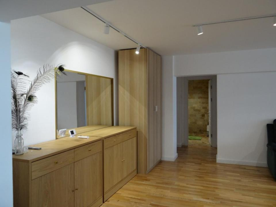 Apartament de inchiriat cu 3 camere- Bd. Decebal 