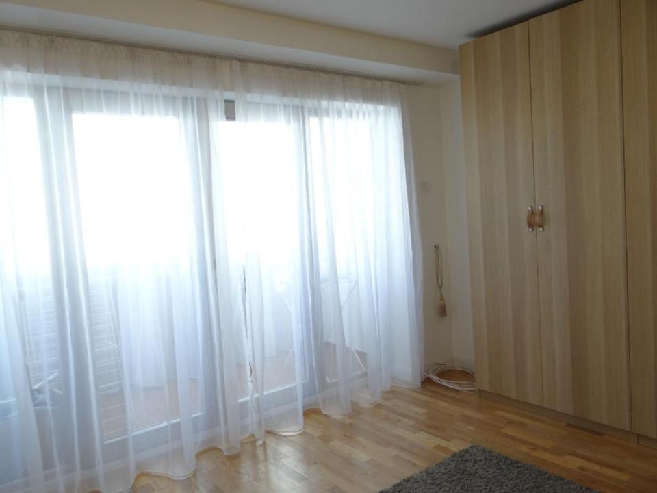 Apartament de inchiriat cu 3 camere- Bd. Decebal 
