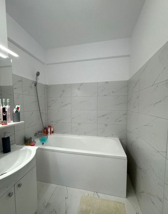 Apartament cu 3 camere - 80mp - zona Pallady