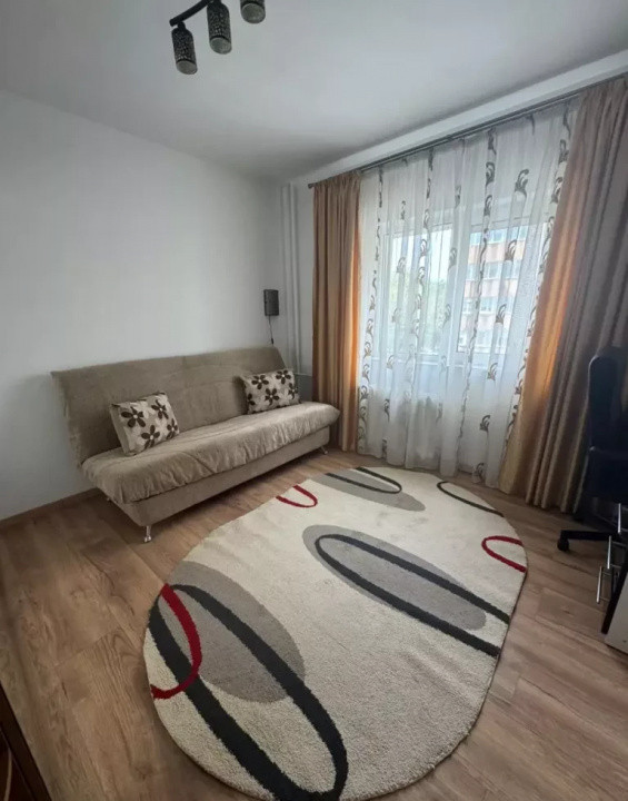 de inchiriat apartament decomandat cu 3 camere  in Vitan 