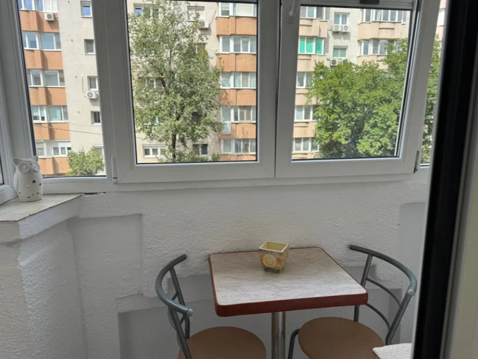 de inchiriat apartament decomandat cu 3 camere  in Vitan 