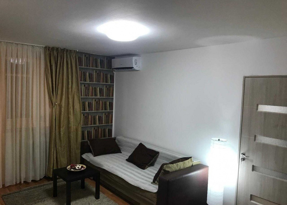de inchiriat apartament semidecomandat cu 2 camere  in Stefan cel Mare 