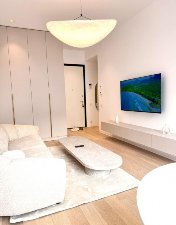 Închiriez apart 2 camere • 51 mp  One Lake Club 