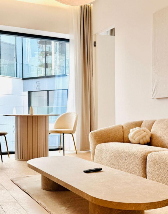 Închiriez apart 2 camere • 51 mp  One Lake Club 