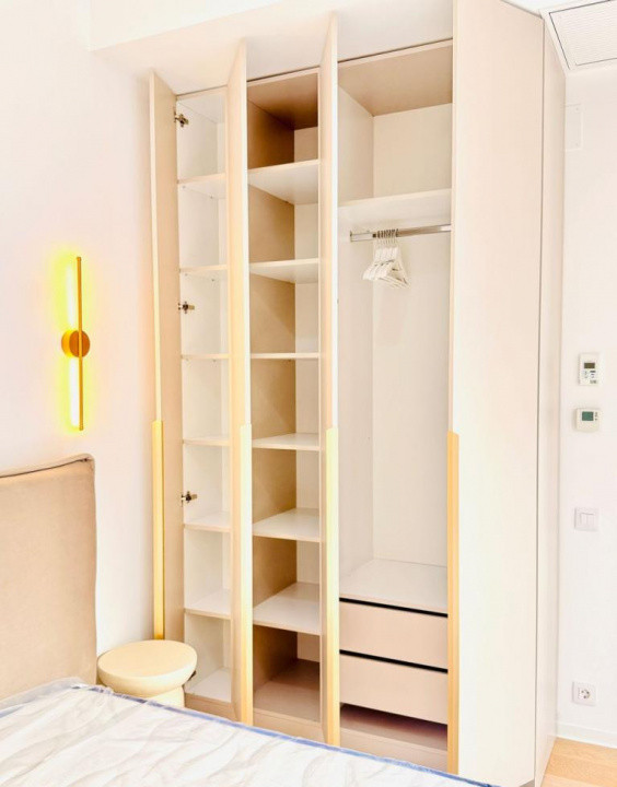 Închiriez apart 2 camere • 51 mp  One Lake Club 