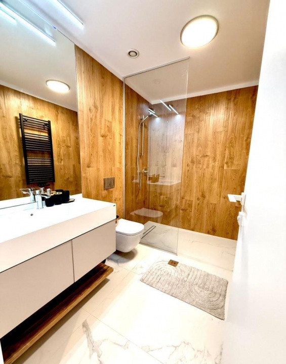 Închiriez apart 2 camere • 51 mp  One Lake Club 