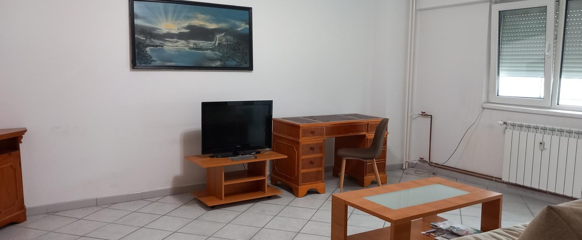 Apartament decomandat cu 2 camere, in zona Unirii