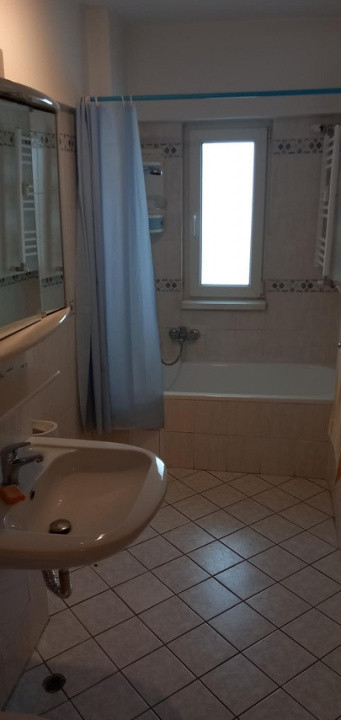 Apartament decomandat cu 2 camere, in zona Unirii