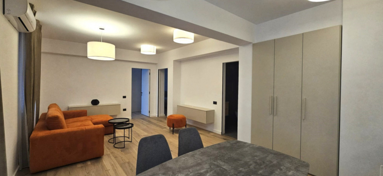 de inchiriat apartament semidecomandat cu 3 camere  in Aviatiei 