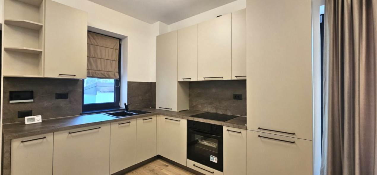 de inchiriat apartament semidecomandat cu 3 camere  in Aviatiei 